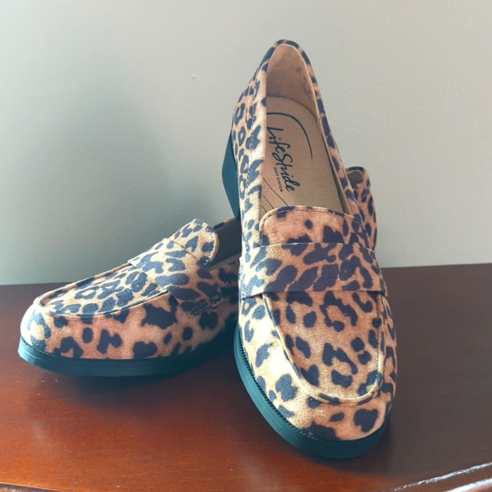 New LifeStride Soft Systems Leopard Loafers Sonoma2 Brown 6 1/2 Life Stride